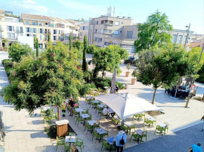 Deux pièces rénové climatisé cœur du vieil Antibes
